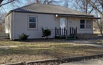 Building Photo - 619 N Grandview St