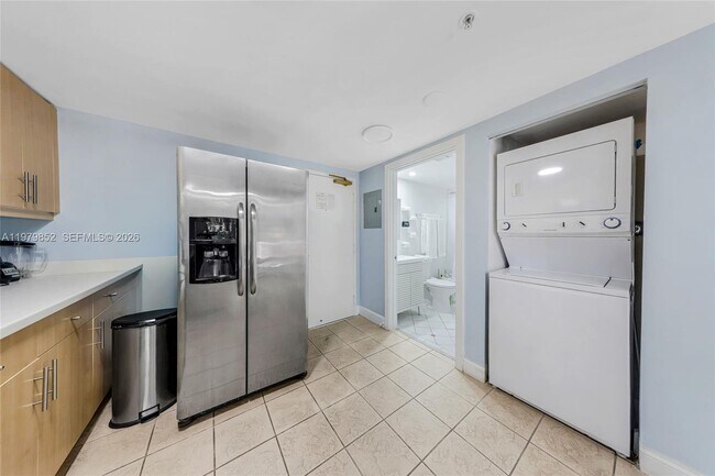 Foto del edificio - 2951 S Bayshore Dr