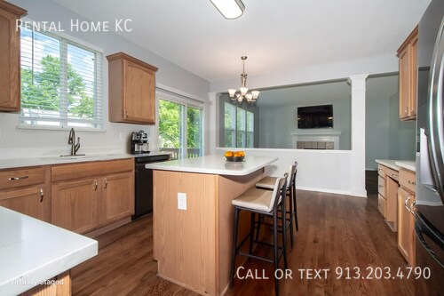 Building Photo - 1819 W Elm Terrace