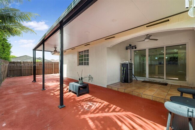 Foto del edificio - 3363 SW 154th Ct