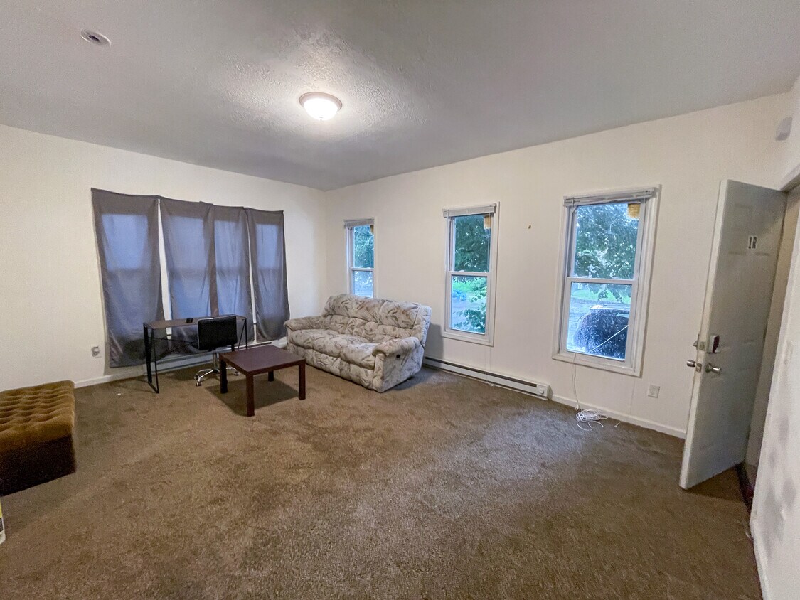 154 Oak St Unit 1R, Binghamton, NY 13905 Apartments in Binghamton, NY