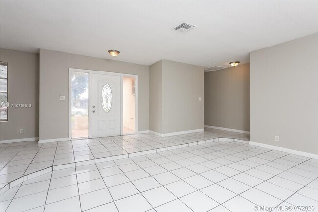 Foto del edificio - 3226 NW 41st St
