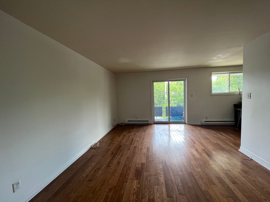 Primary Photo - Beautiful 2 bedroom available.