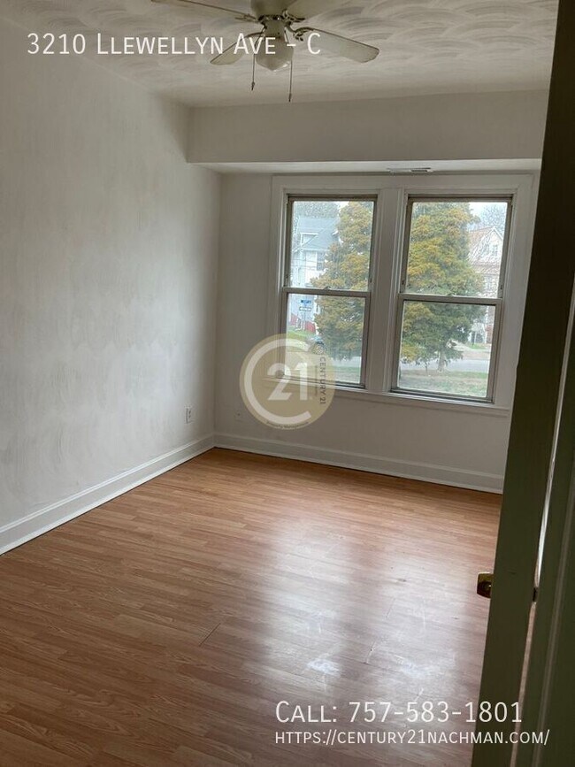 Foto del edificio - 3210 Llewellyn Ave