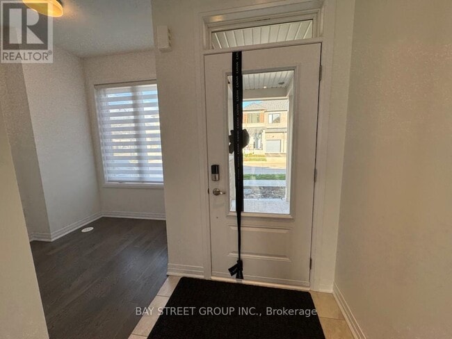 Building Photo - 3210 Crystal Dr