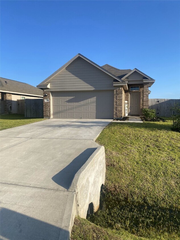 Foto principal - 17768 Lionheart Rd