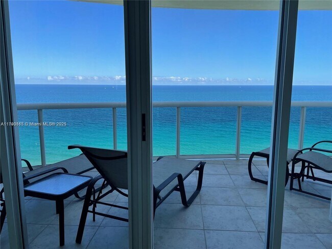 Building Photo - 17555 Collins Ave