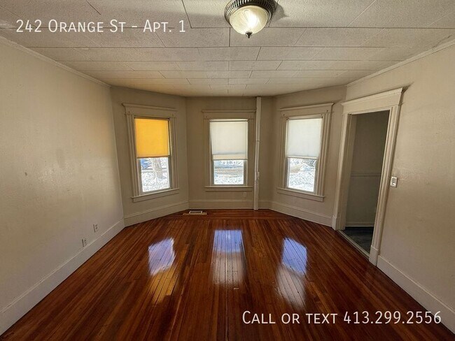 Building Photo - 242 Orange St