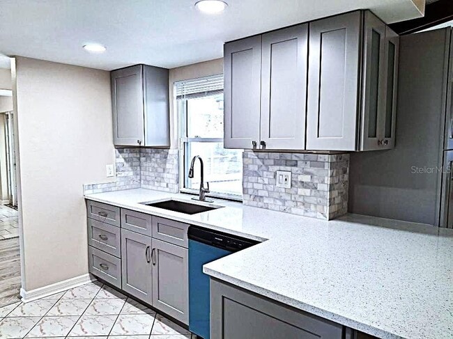 Foto del edificio - 8308 123rd Ave