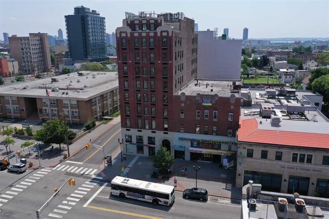 Building Photo - 872 Bergen Ave
