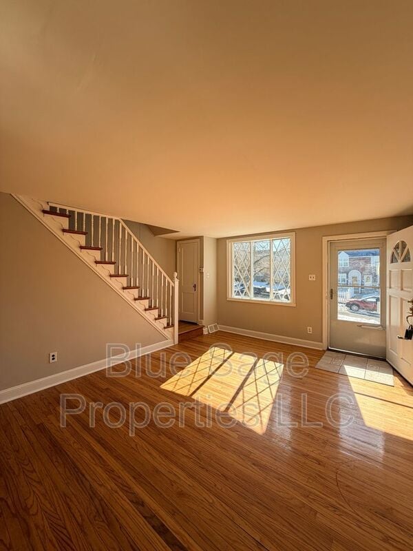 Building Photo - 5207 Westbrook Dr