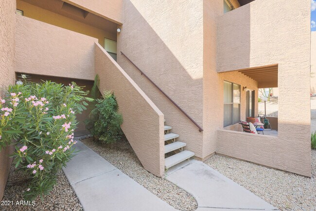 Foto del edificio - 16657 E Gunsight Dr