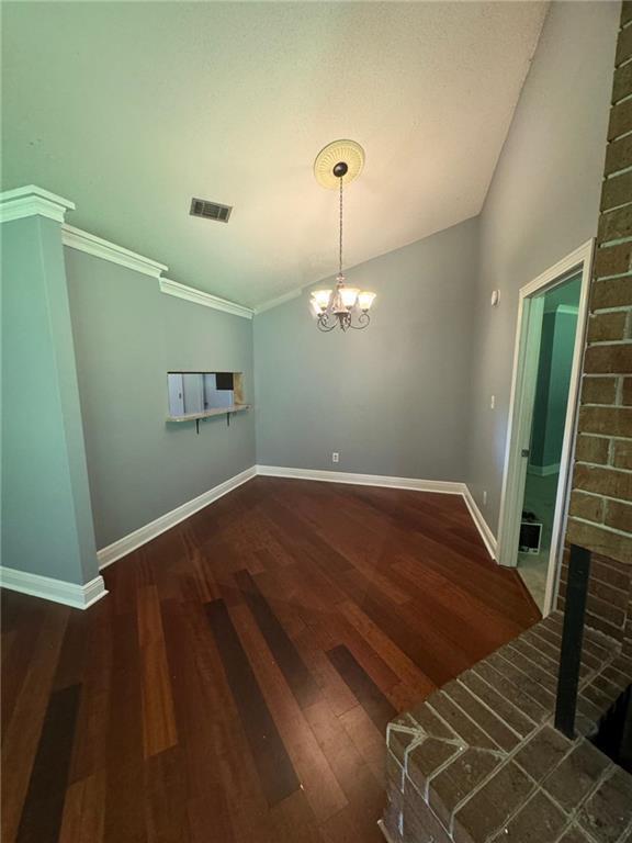 Foto del edificio - 102 Lake Forest Blvd