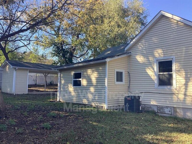 Foto del edificio - 535 S Adams St