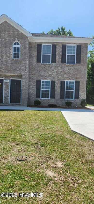 Primary Photo - 337 S Pointe Dr