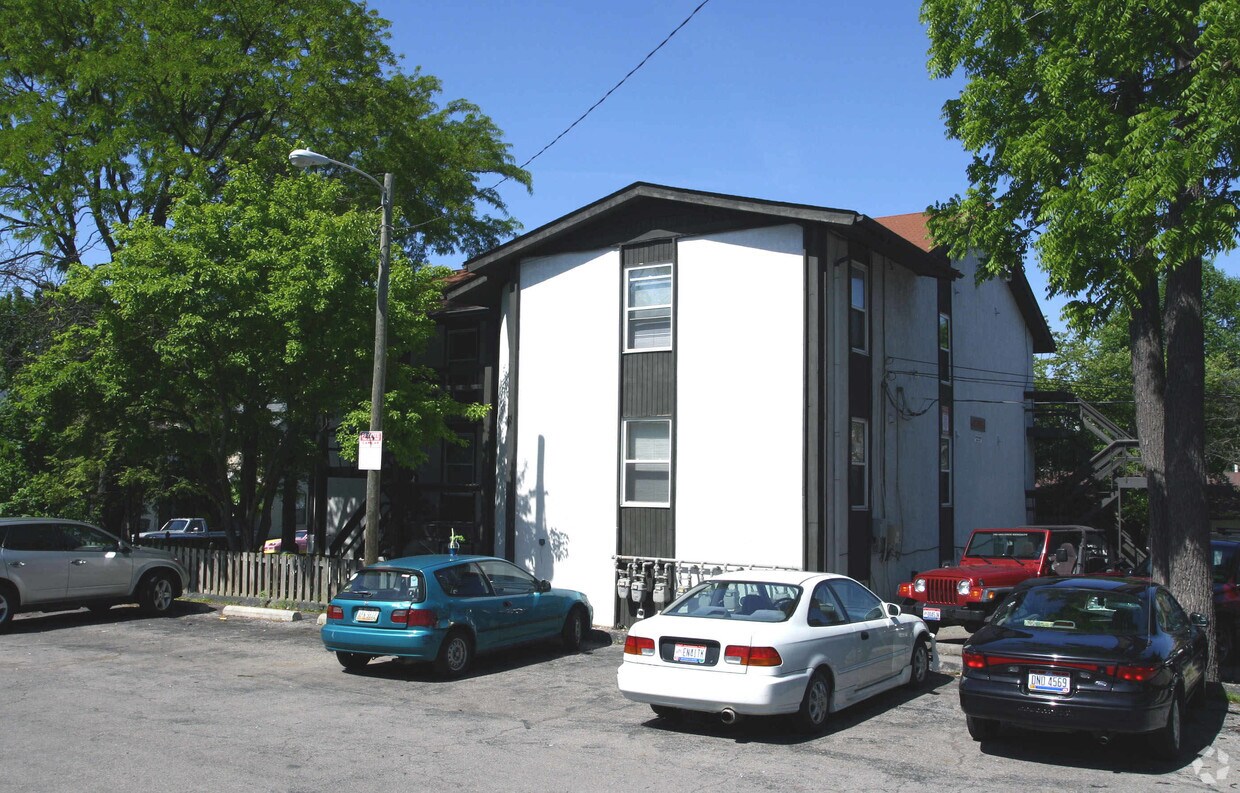 Foto del edificio - 60 Mcmillen Ave