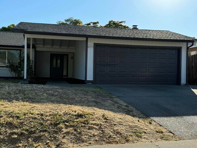 Foto del edificio - Home For Rent in Citrus Heights