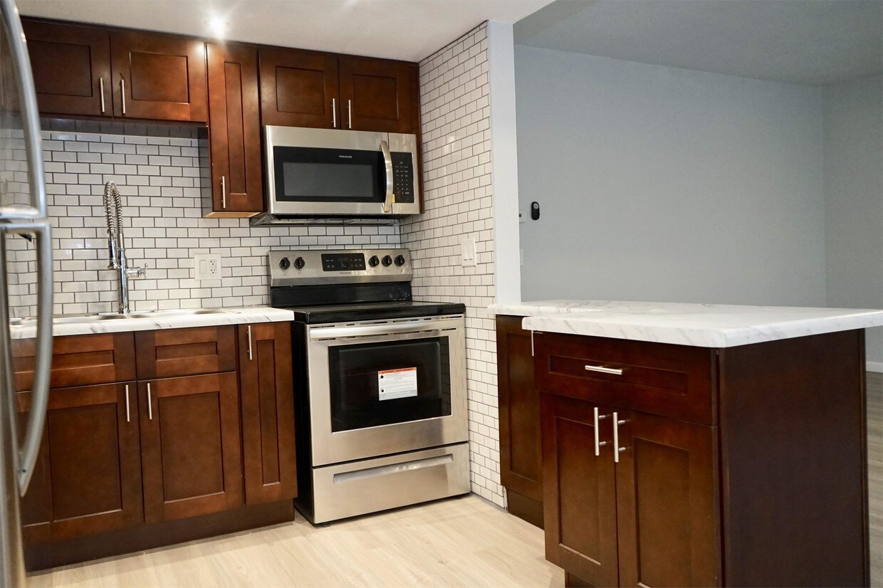 Foto principal - 1623 W Denton Ln