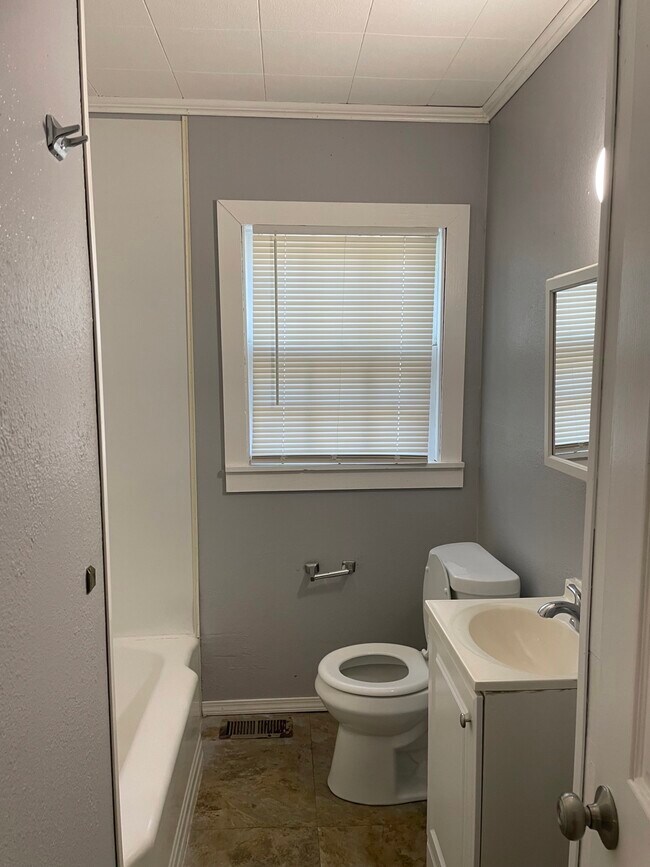 508 Parkway Dr S, El Dorado, AR 71730 House for Rent in El Dorado, AR