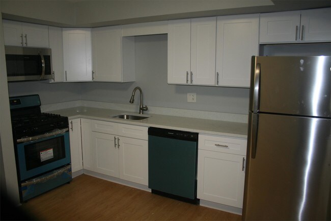 Building Photo - 314 N Warwick Ave