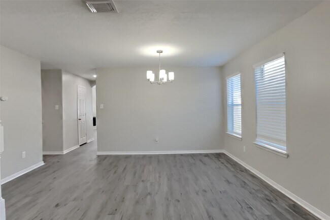 Foto del edificio - 6607 Portlick Dr