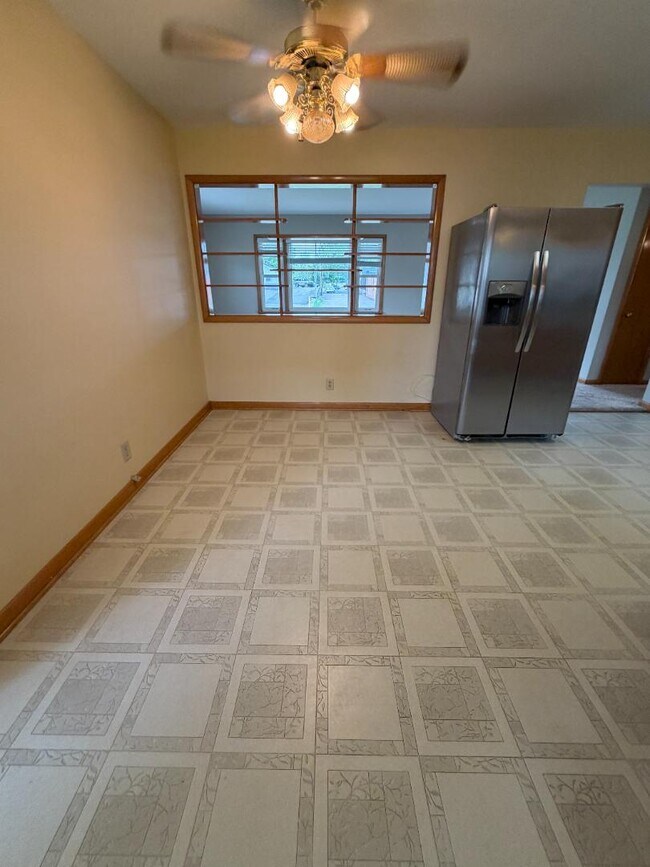 Foto del edificio - 2201 E Eichel Ave