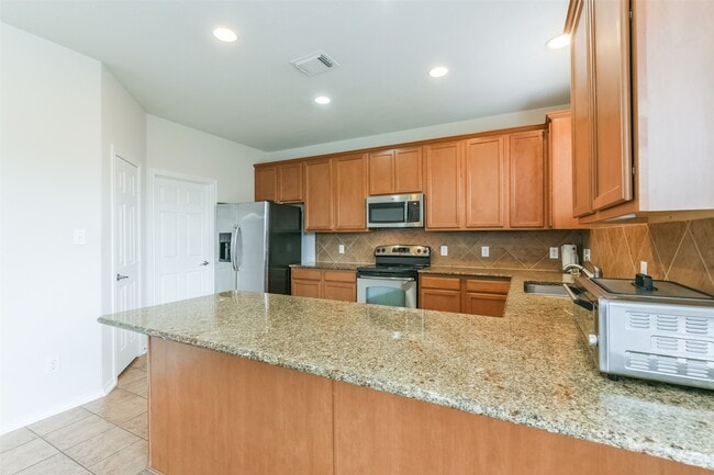 Building Photo - 5418 Lilac Grove Ln