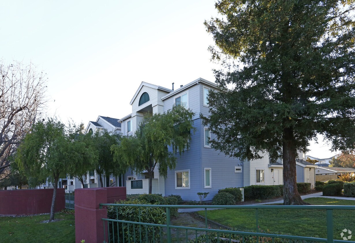 Foto del edificio - Hillview Glen Apartments