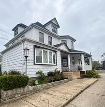 Building Photo - 92 Wavecrest St
