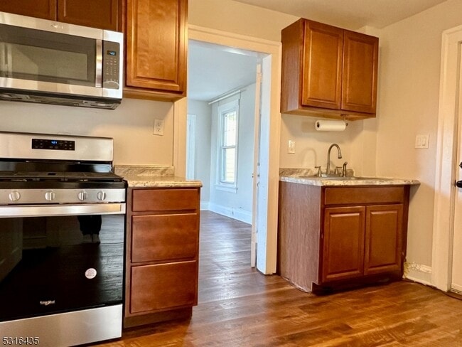 Building Photo - 153 Orange St