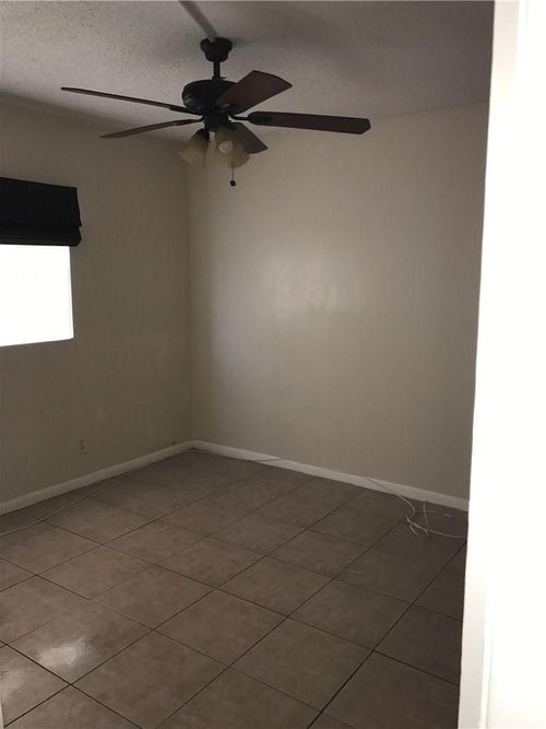 Foto del edificio - 4132 NW 88th Ave