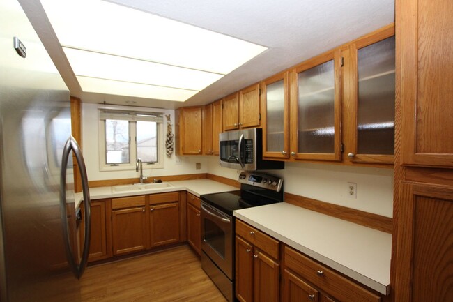 Foto del edificio - Devonshire Condo For Lease - One Block fro...
