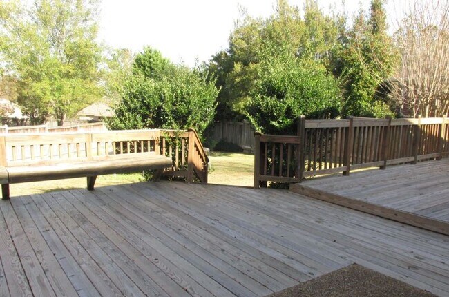 Foto del edificio - MOVE IN SPECIAL!**** 1/2 OF 1ST MONTH RENT...