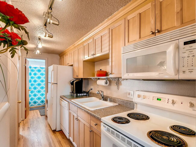 Foto del edificio - North Washington park one bedroom / one bath Apartment  for rent