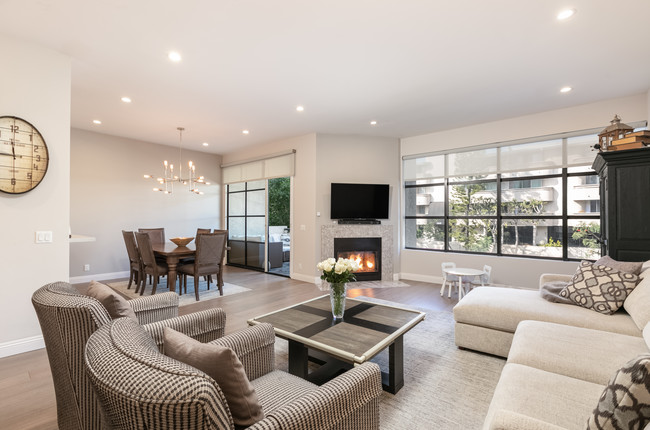 Living room and dining room - 11636 Montana Ave