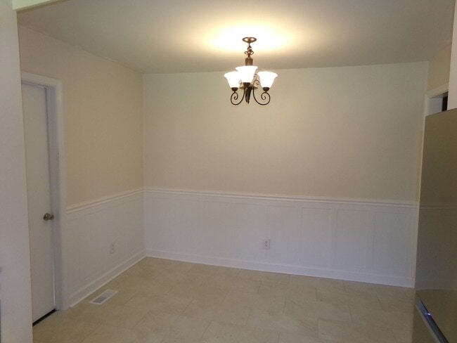 Building Photo - Brick Ranch in Rural Hall with fenced back...