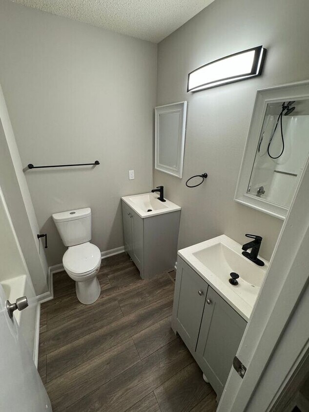 Foto principal - Freshly remodeled.