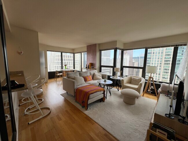 Foto del edificio - 30 E Huron St