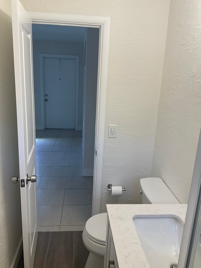 Building Photo - 425 Avenida Hermosa