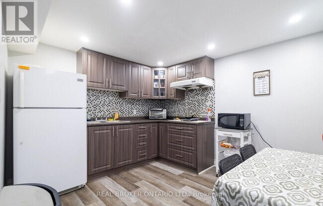 Photo du bâtiment - 3183 Valcourt Crescent