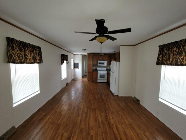 Foto del edificio - 425 Elmwood Cir