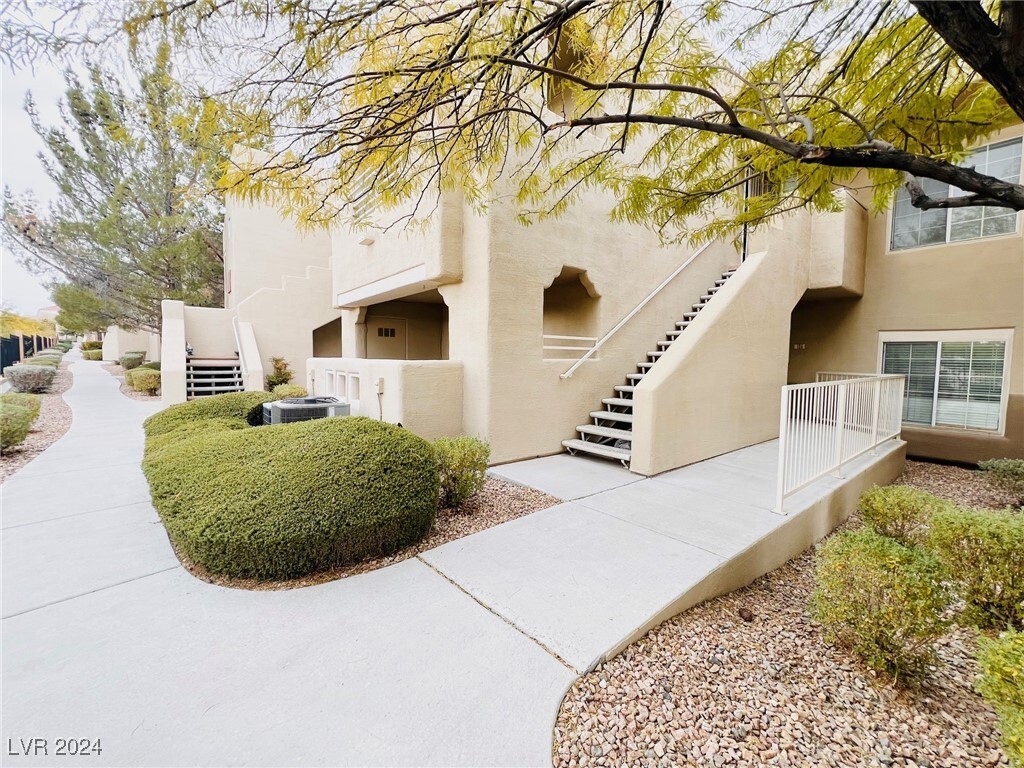 Foto del edificio - 1900 Desert Falls Ct