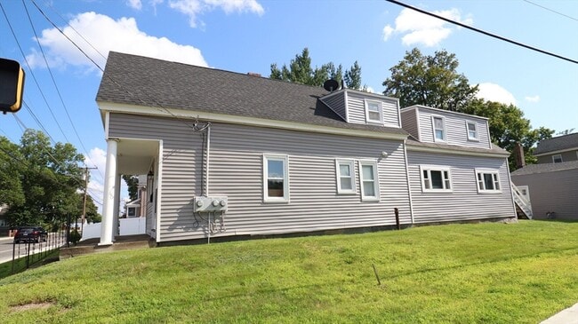 Building Photo - 154 Pleasant St