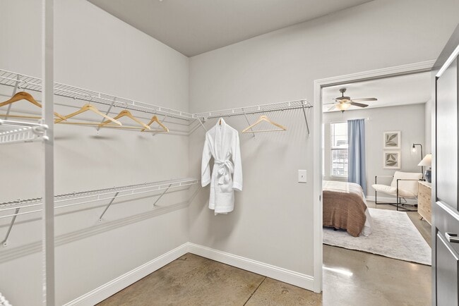 Building Photo - Comet Westgate