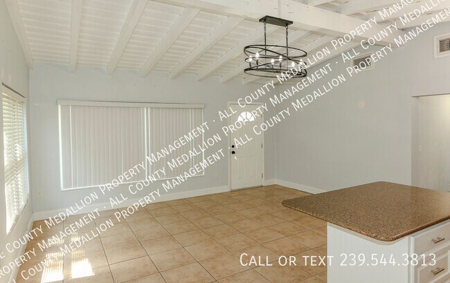 Building Photo - 310 Burland St