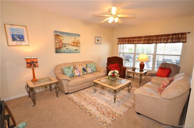Foto del edificio - 753 NW Waterlily Pl