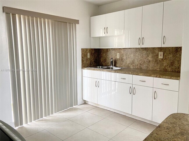 Building Photo - 2740 W 62nd St