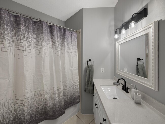 Foto del edificio - 8337 Mulligan Cir