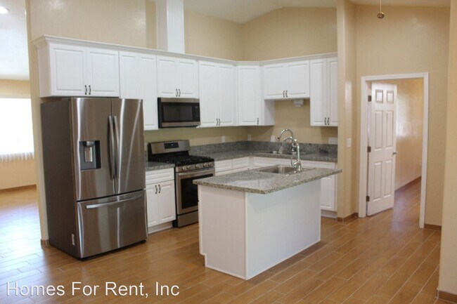 Foto del edificio - 4 br, 3 bath House - 472 N. Villa St