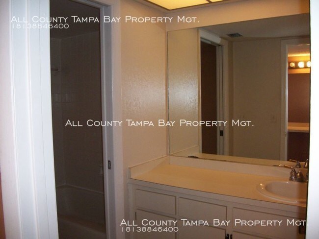 Foto del edificio - 8251 Brent St